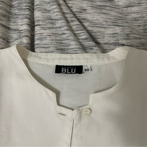 button up - Picture 3 of 4